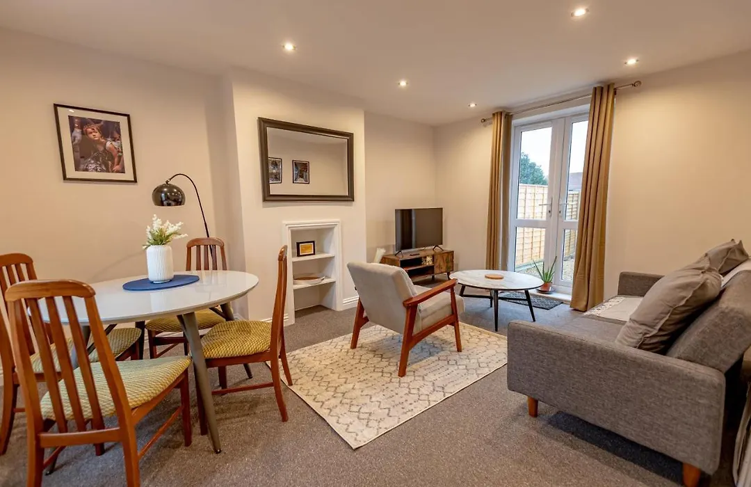 Bristolshortstays - Kingswood Apartment *