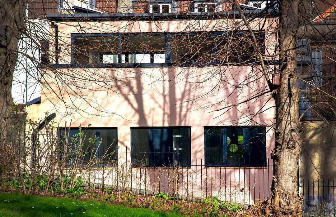Large Family, Centre Coach House *