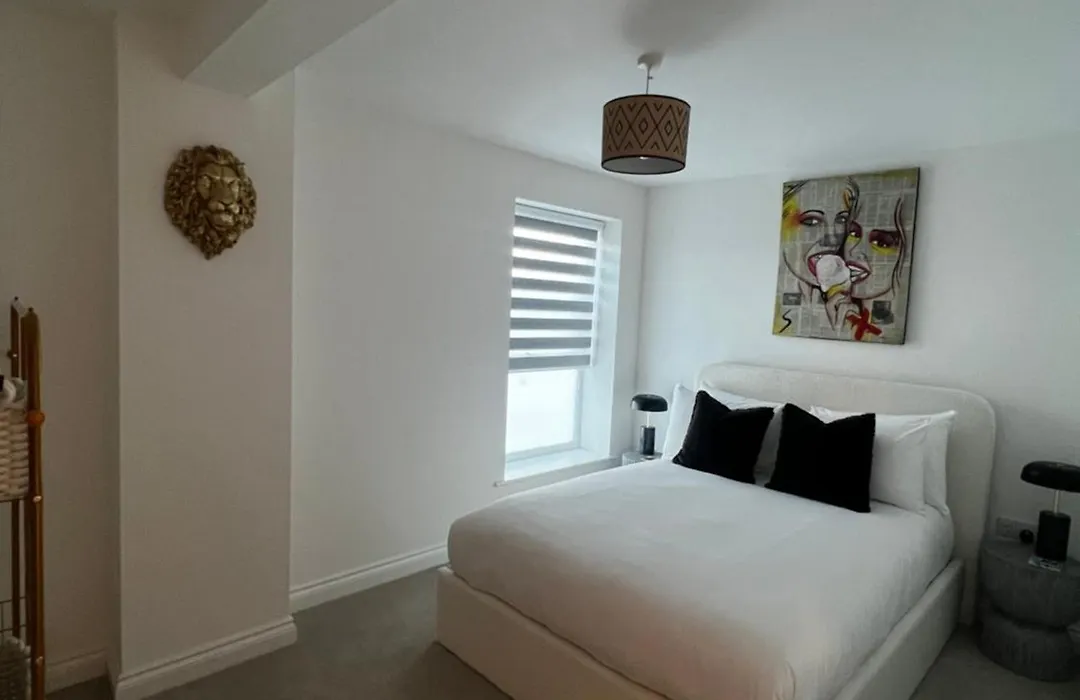 Modern And Spacious Two Bedroom Near City Centre Appartement
