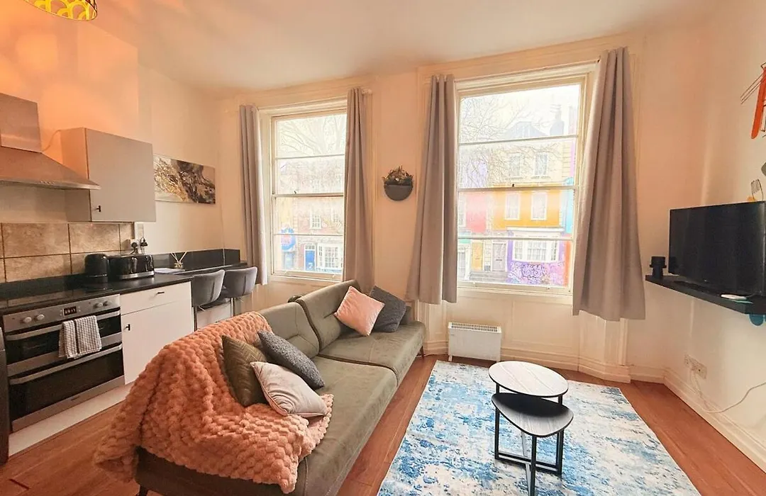 Flat In Stokes Croft * Bristol