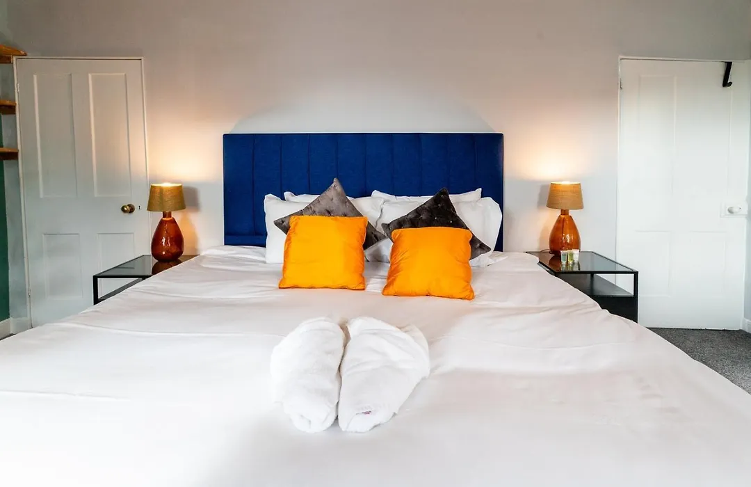 Cohost Partners | 4br/2ba | Free Parking | Wifi Bristol