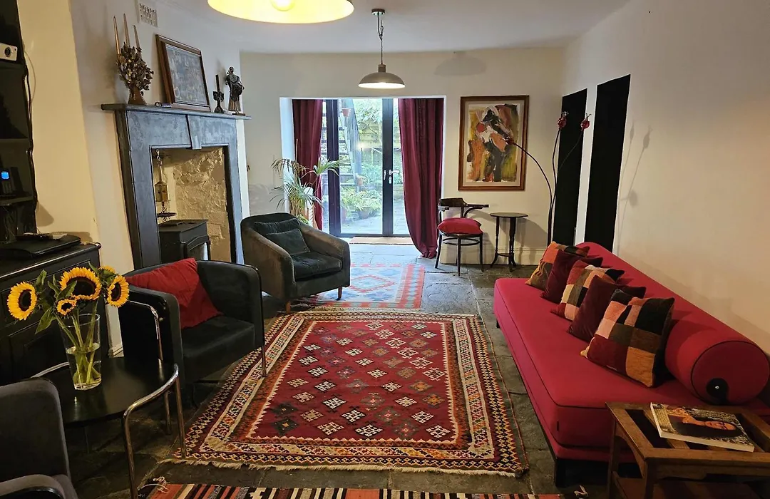 One Bedroom Basement Flat In Canynge Square Appartement *
