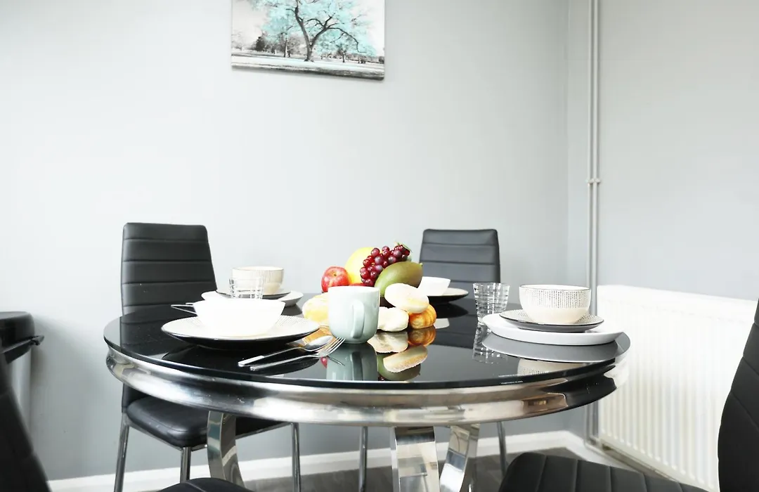 Palmers Place By N And N Stays, Great Location Close To Aztec West And Main Travel Routes, Perfect For Workers, Contractors Or A Short Break, Great Disc For Long Available